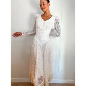 90's Vintage White Lace and Fringe Western Wedding Dress Size 6